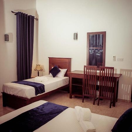 Villa 406 Seeduwa Екстер'єр фото