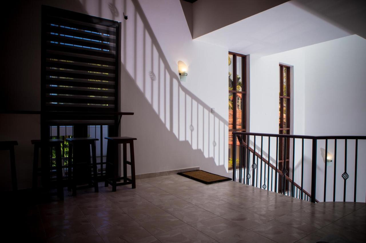 Villa 406 Seeduwa Екстер'єр фото
