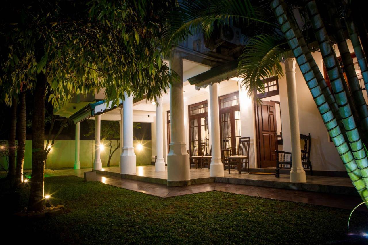 Villa 406 Seeduwa Екстер'єр фото
