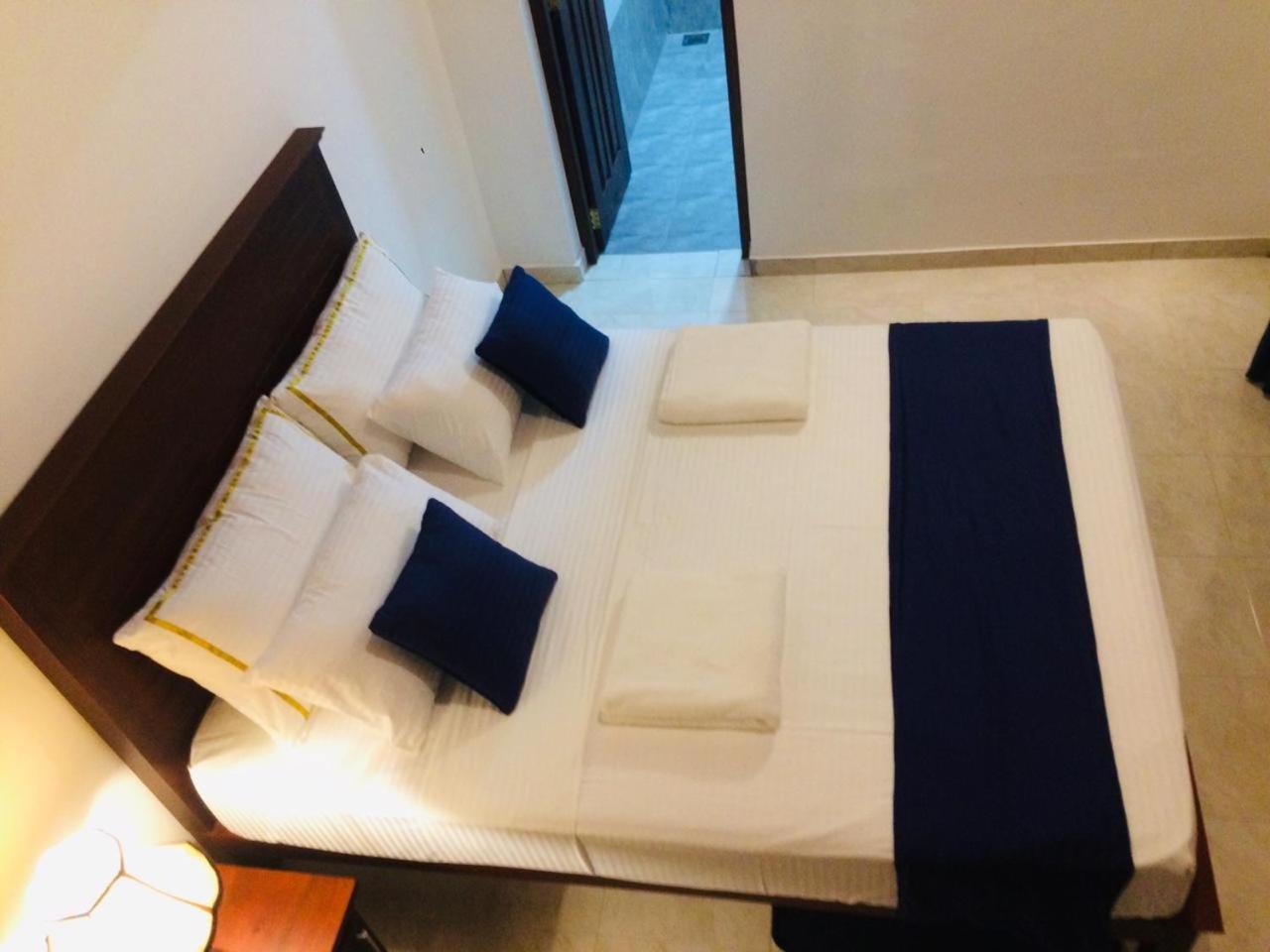 Villa 406 Seeduwa Екстер'єр фото