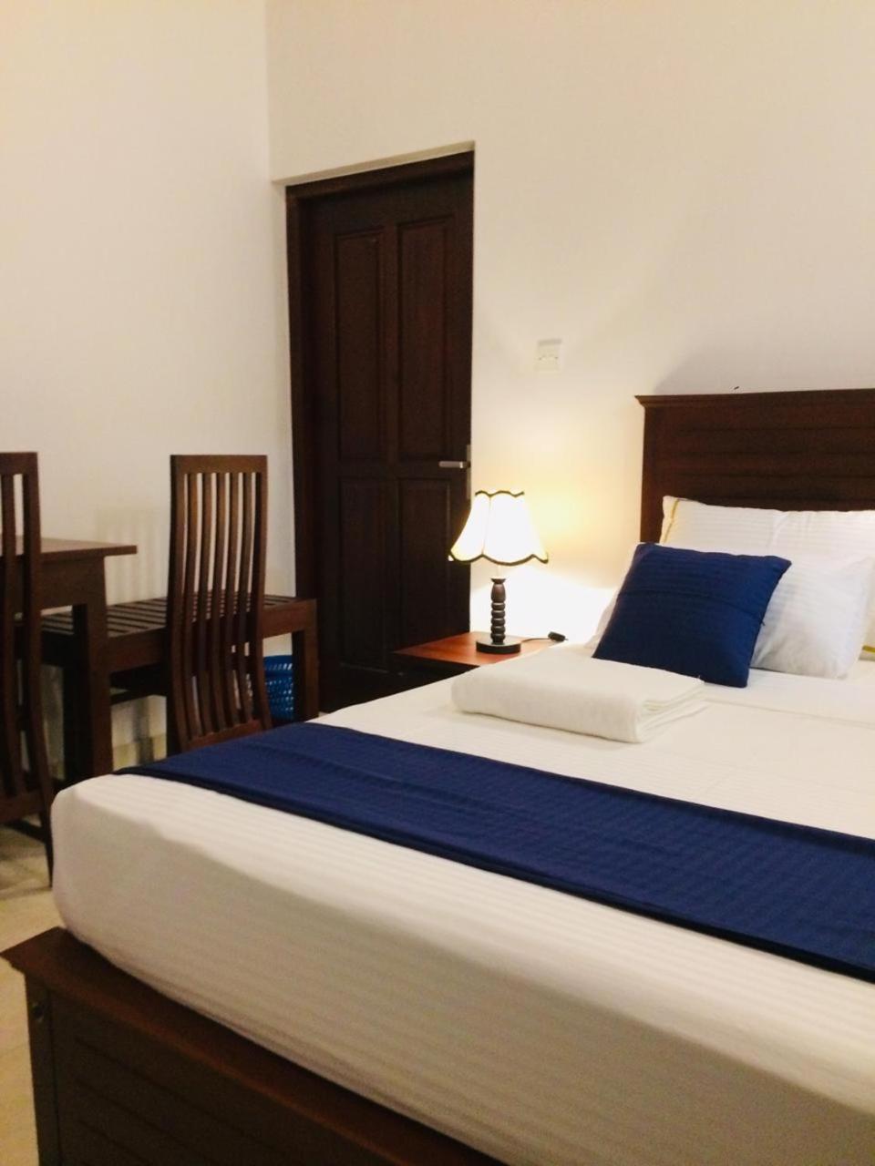 Villa 406 Seeduwa Екстер'єр фото