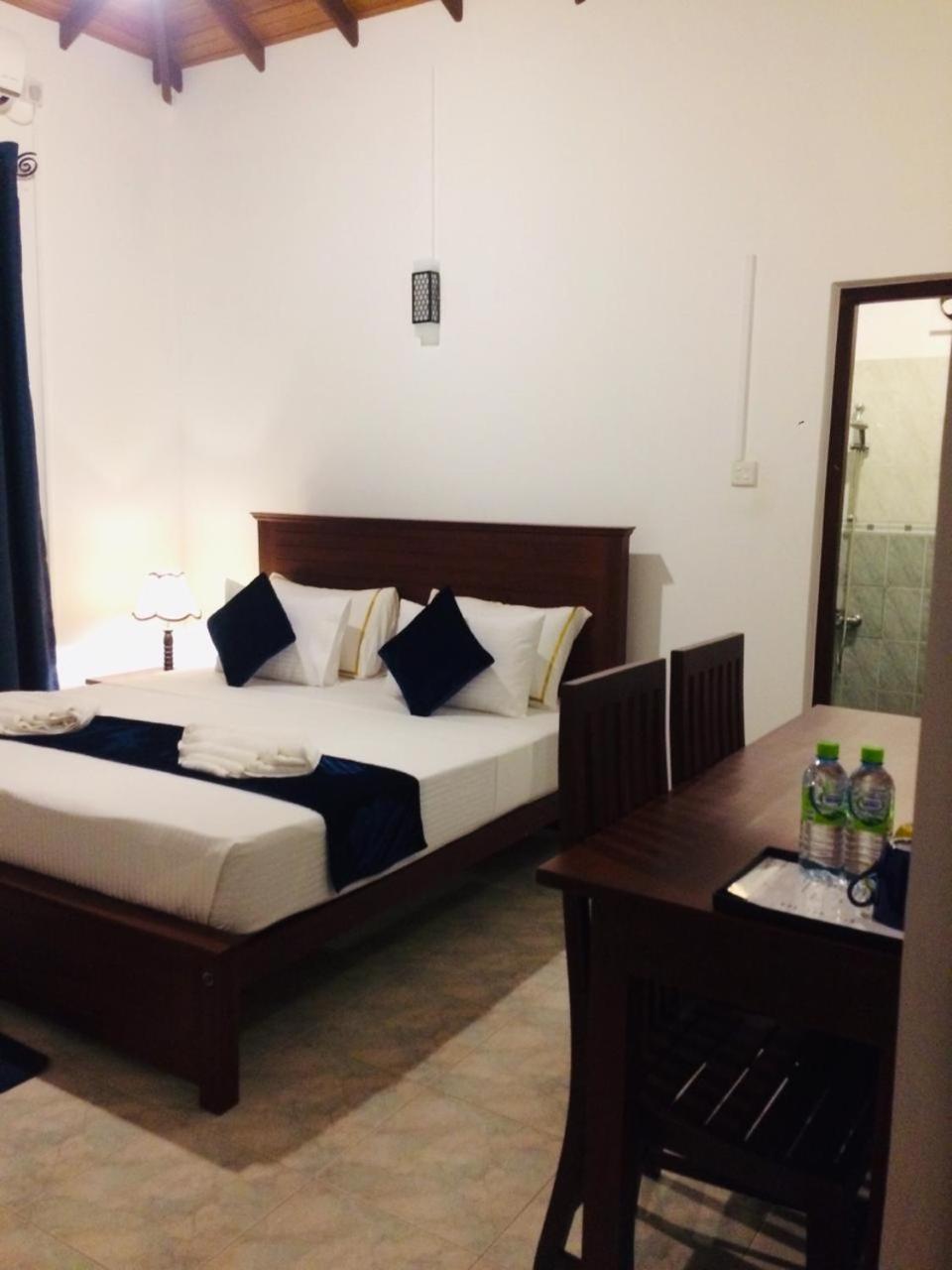 Villa 406 Seeduwa Екстер'єр фото